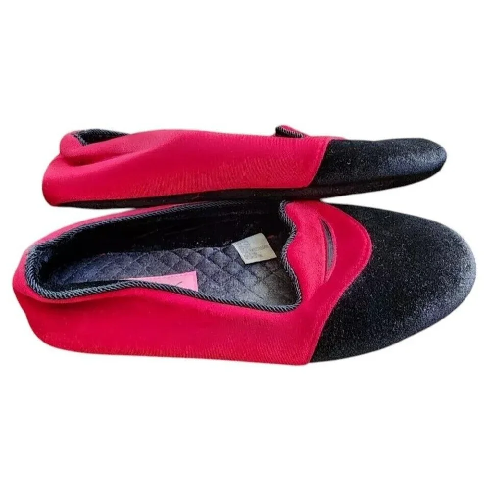 Betsey Johnson LIPPSSS Velvet Slip Ons Size S (5-6)